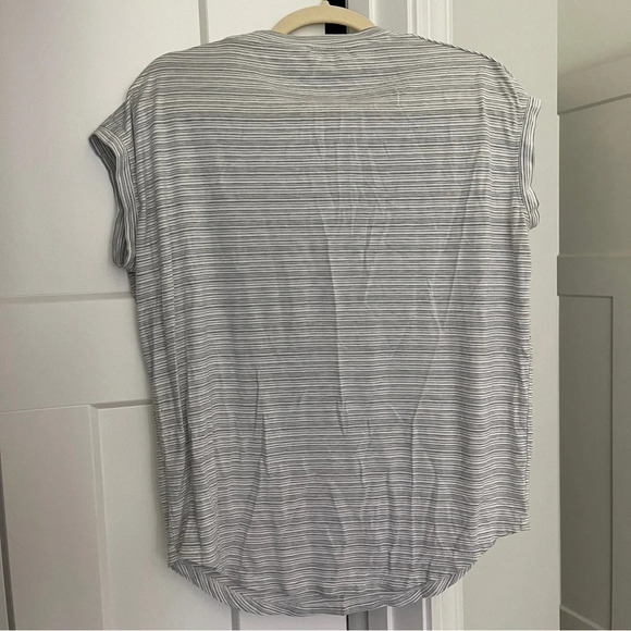 Athleta Cloudlight Stratus Tee Sleeveless Gray Striped Top - Picture 6 of 6